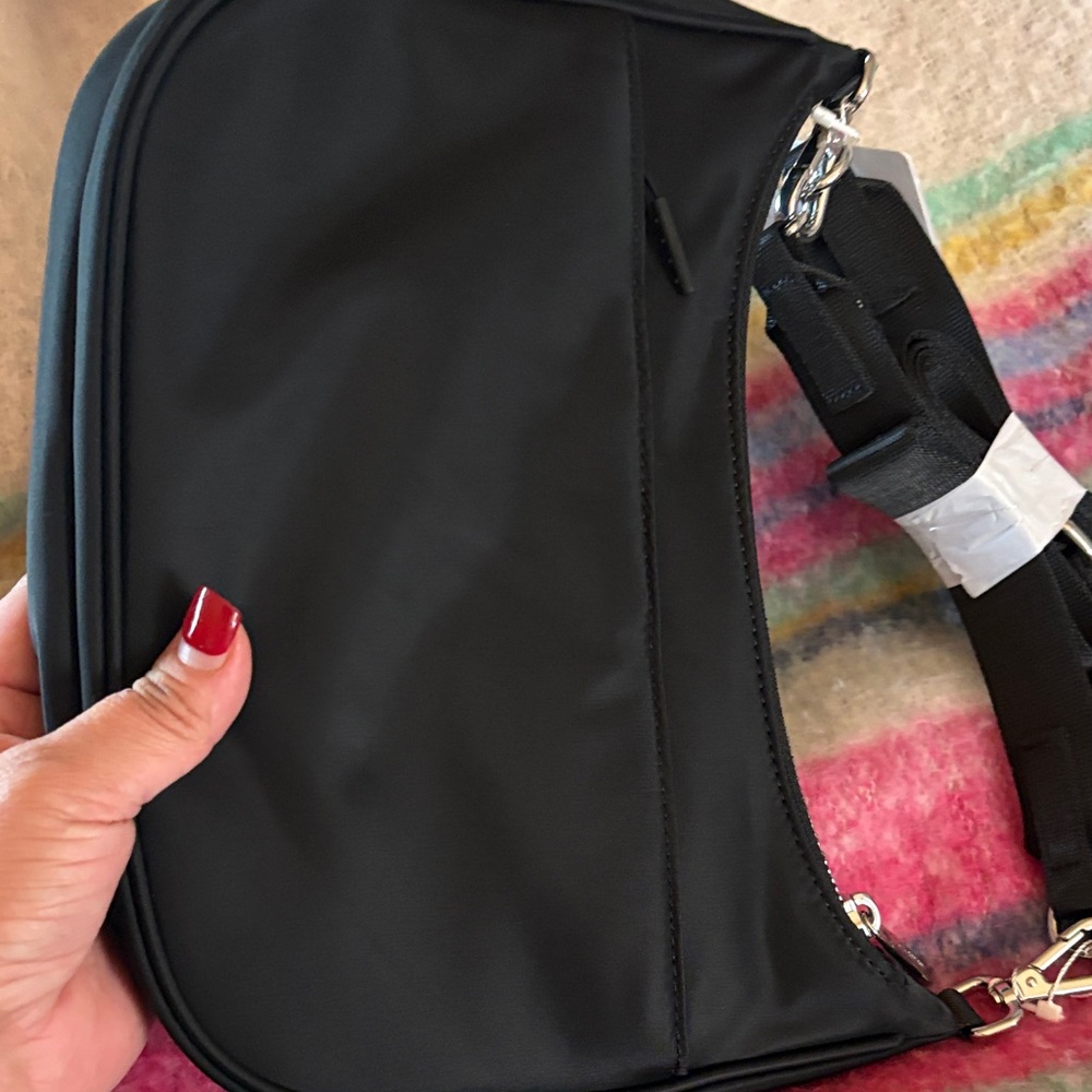 lululemon athletica Classic Black Shoulder Bag - Picture 4 of 7